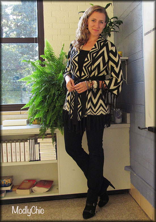 midnight-velvet-black-white-fringed-zigzag-cardigan3